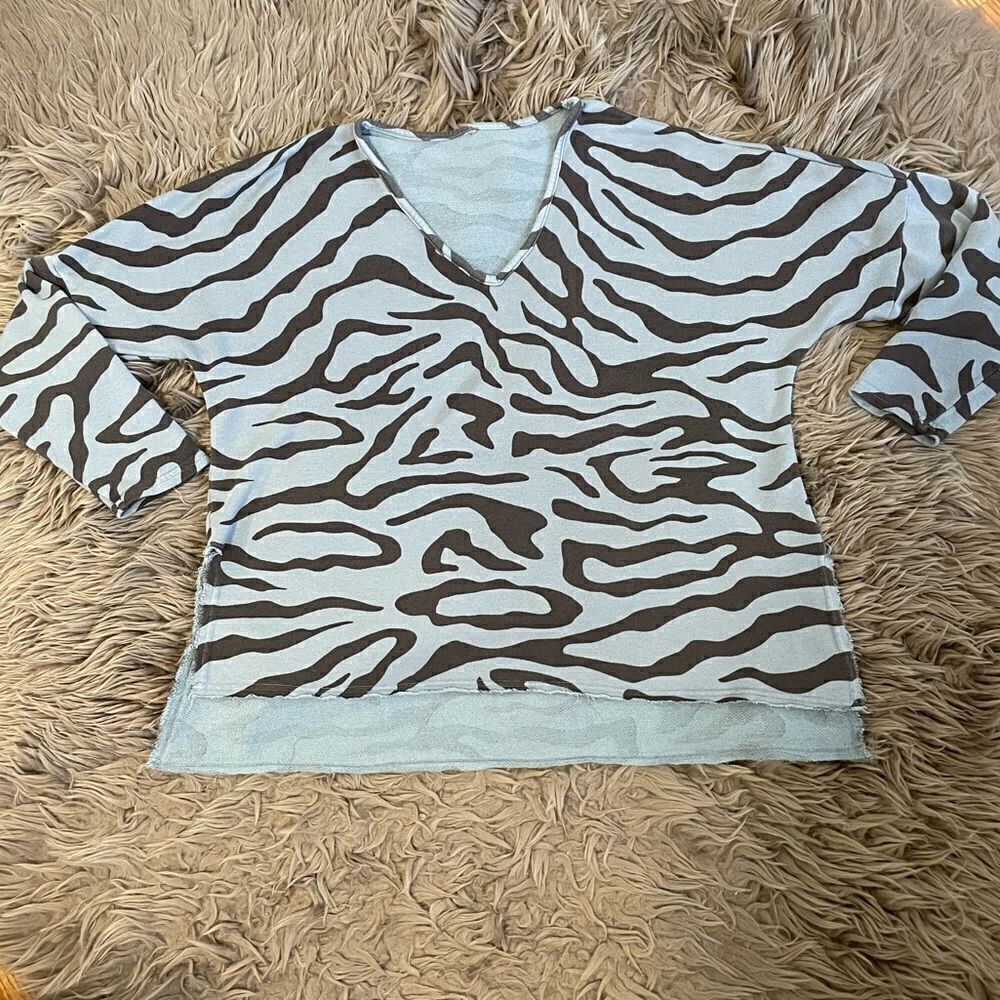 XCVI 3/4 Sleeve Raw Edge Top. Blue/Charcoal Grey Animal Print